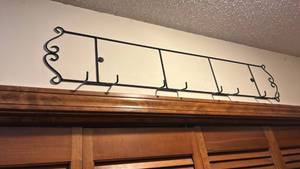 lot 40008 image: Black Metal Wall Mount Decorative Hook Rack