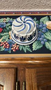 lot 40011 image: Blue and White Ceramic Bundt Pan with Leaf Pattern