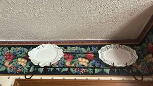 lot 40015 image: White Ceramic Lattice Work Bowls Set