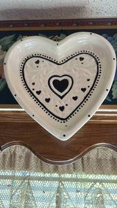 lot 40020 image: Heart-Shaped Ceramic Bowl with Black Dot Pattern