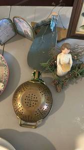 lot 40052 image: Mixed Home Decor Collection with Kitchen Strainer and Decorative Items