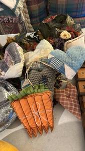 lot 40086 image: Handmade Fabric Heart Decorations and Craft Supplies Lot