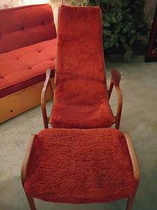 lot 936 image: Mid-Century Modern High Back Chair and Ottoman Set