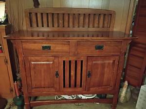 lot 940 image: Mission Oak Style Buffet.  52 x 56 x 18.  Matches lots 938, 939 and 941