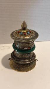 lot 1008 image: Tibetan prayer wheel