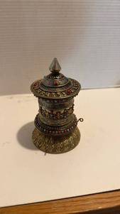 lot 1010 image: Tibetan prayer wheel