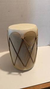 lot 1014 image: Traditional hand drum