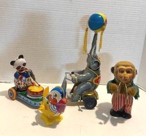 Vintage tin wind up toys (all working great!)