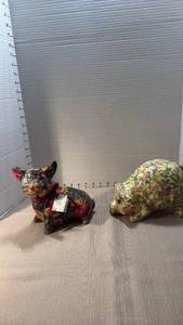 lot 1056 image: Porcelain patchwork and other pig decor