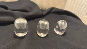 lot 1059 image: Vintage Hadeland Norway lead crystal glass owl and other  paperweights