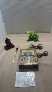 lot 1064 image: Asian Decorative Items Collection with Buddha Figurine and Dragon