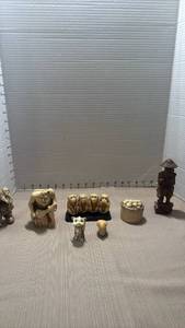 lot 1065 image: Japanese Carved Figurine Collection