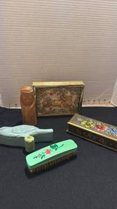 lot 1073 image: Mixed Collection of Decorative Items and Brush