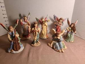 lot 1111 image: Set of 7 Angel Figurines with Musical Instruments