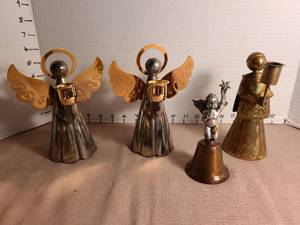 lot 1113 image: Angels of assorted metals.