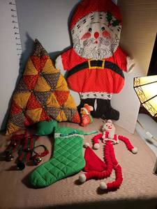 lot 1115 image: Christmas decor