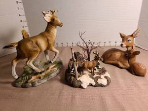 lot 1118 image: Department 56 Woodland Animals at Cliffs Edge and deer figures