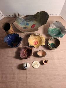 lot 1120 image: Pottery pieces