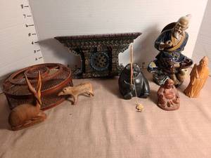 lot 1131 image: Asian Inspired Decorative Collection