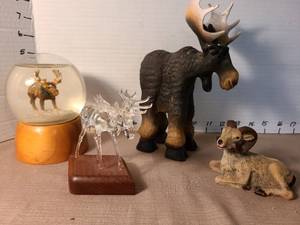 lot 1157 image: Hand sculptured crystal moose on wooden base, moose in a snow globe, more