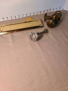 lot 1158 image: Antique faceted glass doorknob with shank, plus brass doorknob and mailslot