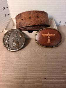 lot 1163 image: Belt buckles and belt.