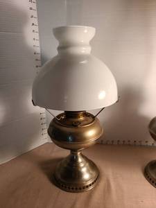 lot 1195 image: Rayo Oil Lamp