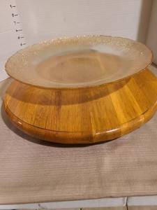 lot 1202 image: Wooden lazy Susan, 17in diam., light amber shallow glass bowl, 15 5in diam.