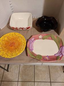 lot 1205 image: Decorative plates and bowls.