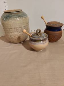 lot 1214 image: Handmade ceramic pottery collection with honey dippers