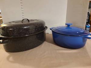 lot 1216 image: Cast Iron Dutch Oven and Enamel Roasting Pan Set