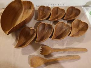 lot 1222 image: Wooden Heart-Shaped Salad Bowl Set with Serving Utensils