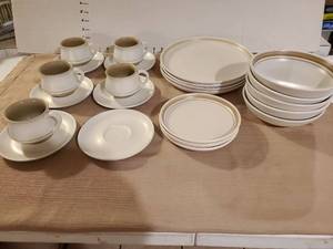 lot 1225 image: Denby stoneware dishes, total of 23 pieces