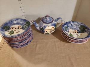 lot 1233 image: Winter scene dishes and teapot