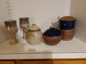 lot 1243 image: Handmade Ceramic Pottery Collection Set of 5 Pieces
