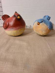 lot 1321 image: Plump bird figures