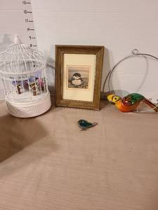 lot 1322 image: Bird decor