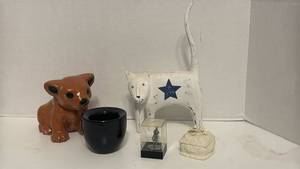 lot 1411 image: Decorative Figurine and Pottery