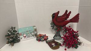 lot 1420 image: Holiday Decoration with Cardinal Tree Topper