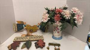 lot 1424 image: Autumn Fall Decorative Angel Sign and Faux Flowers in Vase