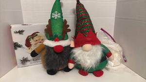 lot 1426 image: Christmas Gnome Figurines and Fitz and Floyd Santa Canape Plate