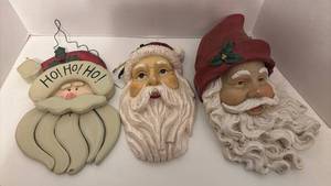 lot 1427 image: Santa Claus Wall Hanging Decorations Set of 3