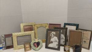 lot 1437 image: Picture Frames