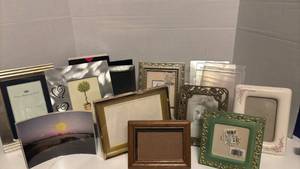 lot 1441 image: More Picture Frames