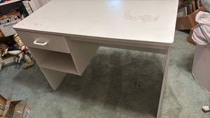 lot 1449 image: White Desk 29x42x20