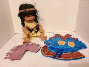 lot 1458 image: Native American Indian Doll with Traditional Costume Outfits