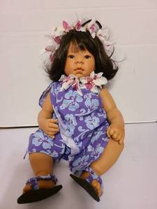 lot 1462 image: Lee Middleton Native Hawaiian Girl Doll