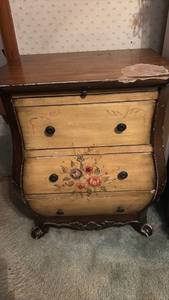 lot 1500 image: Hand-Painted Floral Bombe Chest of Drawers 28x22x16