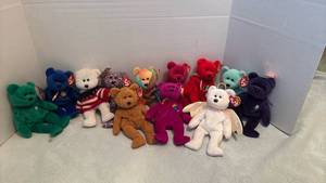 lot 1518 image: TY Beanie Baby Bears Collection with Tags