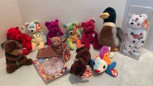 lot 1519 image: Ty Beanie Babies Collection with Tag Protectors